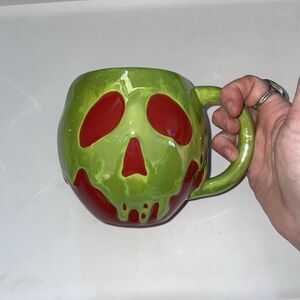 Disney Villains Snow White Wicked Queen Poison Apple Mug Green Red NWOT